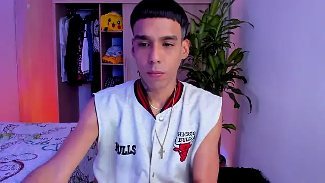 aldrinwhite online show from December 3, 8:48 pm