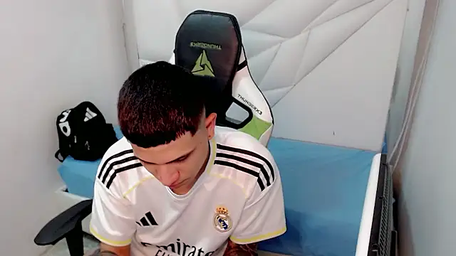 Brayan lopezz online show from January 15, 12:52 pm