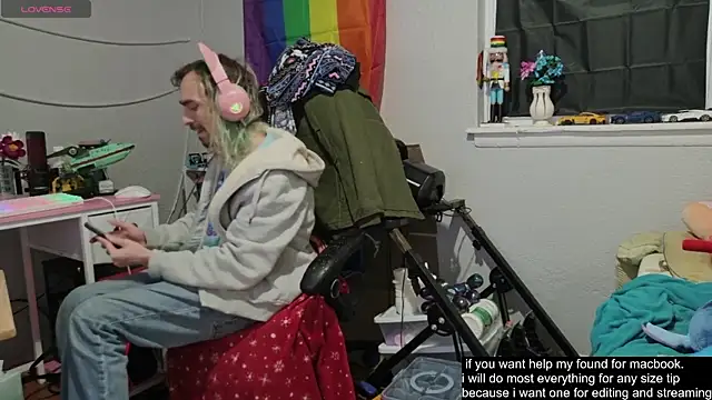 tallnerdyguy online show from November 4, 3:07 am