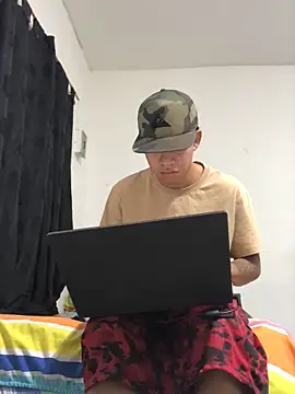 logannth online show from November 21, 4:44 am