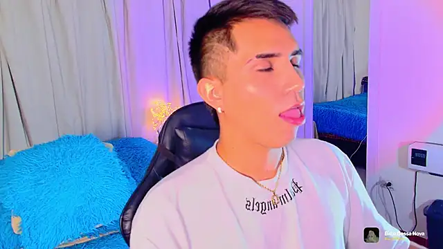 Chris Maddox online show from December 3, 11:00 pm