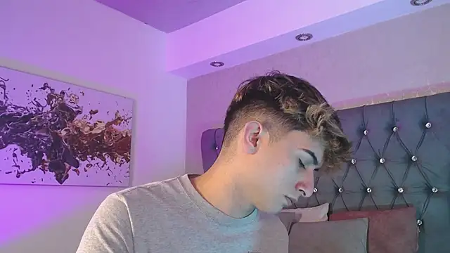 Snapshot of MrWilliseo chatting on September 29, 2:10 am MrWilliseo online show from September 29, 2:10 am