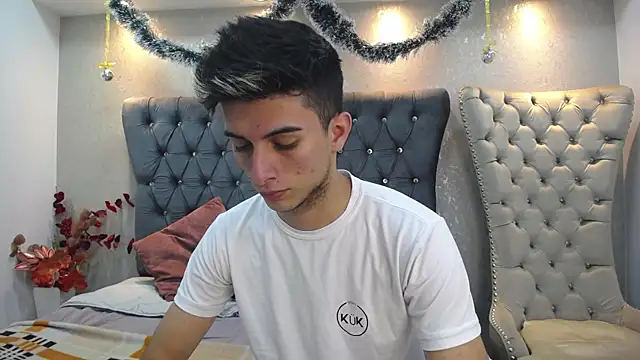 Snapshot of MrWilliseo chatting on December 20, 7:50 pm MrWilliseo online show from December 20, 7:50 pm