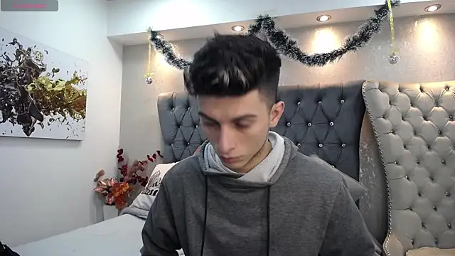 Snapshot of MrWilliseo chatting on December 14, 8:08 pm MrWilliseo online show from December 14, 8:08 pm