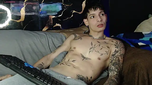 Apolo Hidalgo01 online show from April 18, 9:36 pm