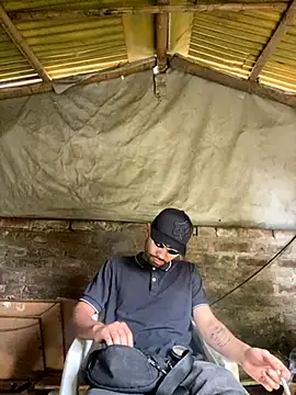 Jestebanano online show from November 7, 9:29 pm