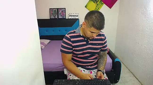 pitbullveryhot online show from March 9, 7:59 pm