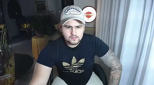 pitbullveryhot online show from February 20, 3:34 am