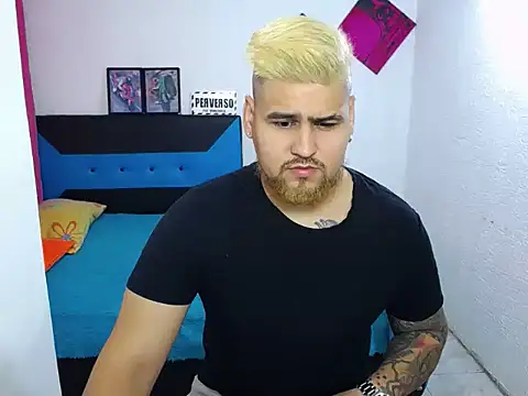 pitbullveryhot online show from December 2, 9:55 am