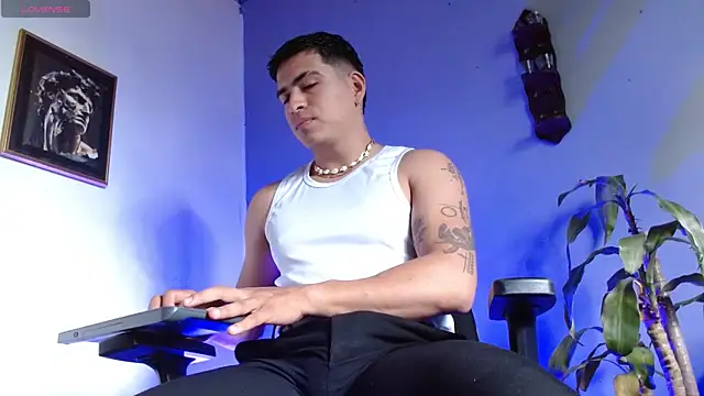 Adrian Mill3r online show from November 1, 6:23 pm