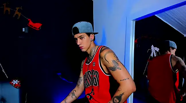 JUSTIN FULLER1 online show from December 6, 1:22 pm