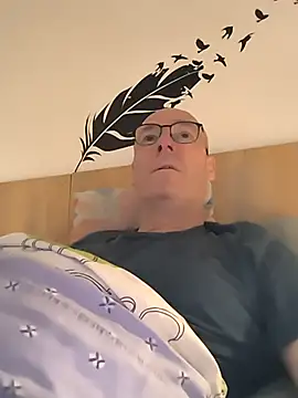 bogland33 online show from December 22, 8:39 pm