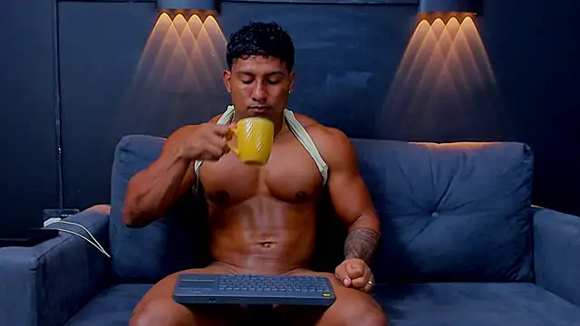 CallumMuscle online show from March 7, 4:23 am