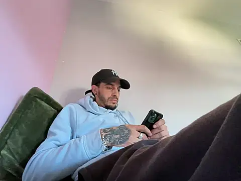 Rebeu313 online show from March 1, 12:16 pm