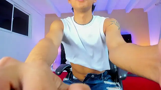 Dark hairy  online show from December 3, 1:39 am