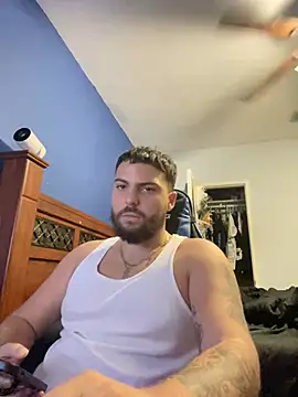 Snapshot of MasterKvn chatting on December 23, 6:44 am MasterKvn online show from December 23, 6:44 am