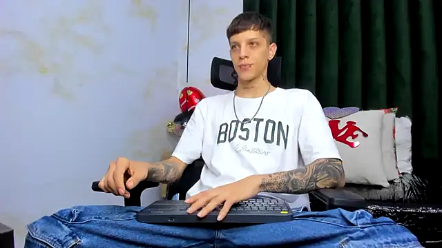 Snapshot of Adam_hard_ chatting on February 14, 8:48 pm Adam hard  online show from February 14, 8:48 pm