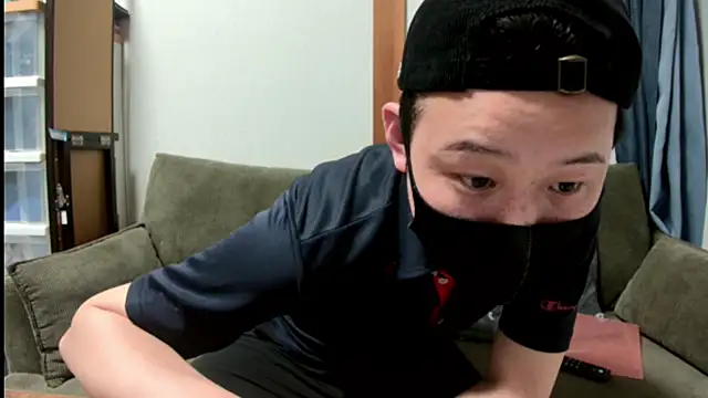 Snapshot of tuki_fu chatting on March 12, 1:08 pm tuki fu online show from March 12, 1:08 pm