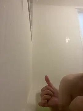 Snapshot of tuki_fu chatting on January 18, 9:56 am tuki fu online show from January 18, 9:56 am