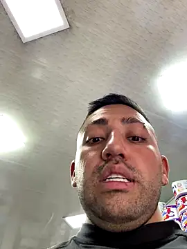 JuanZapata33 online show from September 11, 5:01 pm