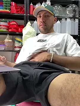 JuanZapata33 online show from January 13, 6:49 pm