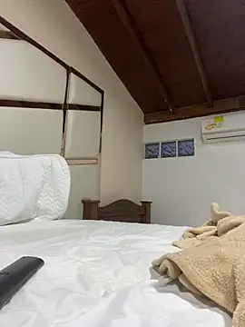 JuanZapata33 online show from March 21, 11:34 pm