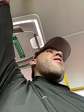 JuanZapata33 online show from March 8, 6:35 pm