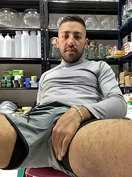 JuanZapata33 online show from December 27, 6:53 pm