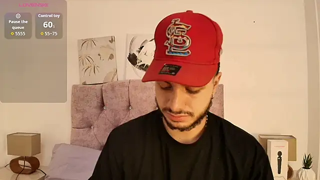 Amadeo Wild online show from December 20, 2:57 pm