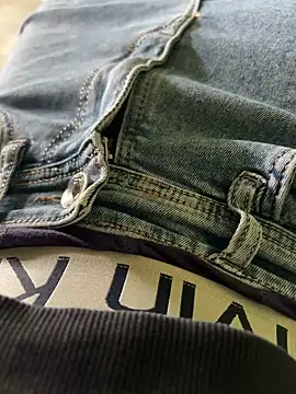 Snapshot of Privateseducer chatting on December 30, 7:04 am Privateseducer online show from December 30, 7:04 am