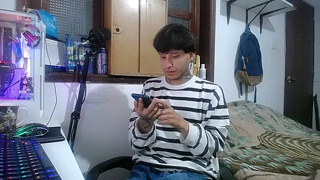 esjrobles online show from February 13, 3:29 am