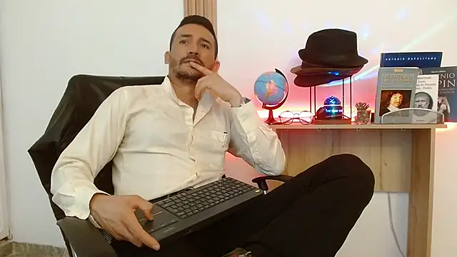 Reiko 85  online show from November 13, 3:49 pm