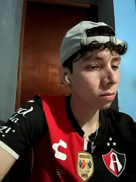 Omaaaaaaa00001 online show from October 31, 6:44 pm