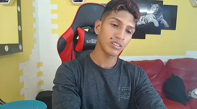 mau elixxx online show from December 30, 3:25 am