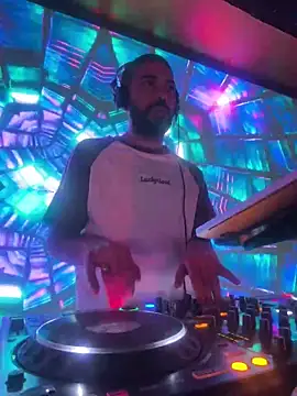 Snapshot of djtimka chatting on October 11, 8:13 pm djtimka online show from October 11, 8:13 pm