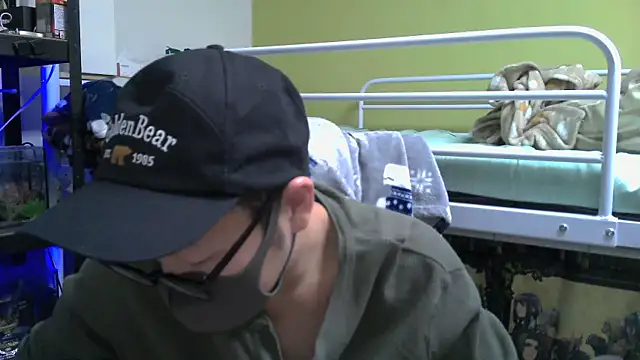 Snapshot of Owl1216 chatting on March 4, 12:22 pm Owl1216 online show from March 4, 12:22 pm