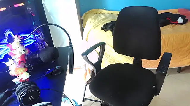 Badboyi1997 online show from October 23, 11:35 am