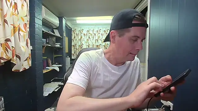 tilobinder online show from December 19, 10:12 am