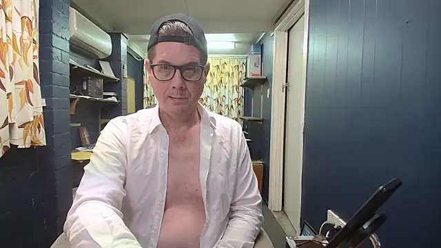 tilobinder online show from March 9, 3:50 pm