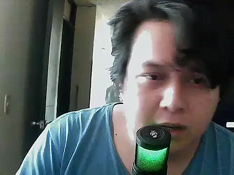 Snapshot of aixs93 chatting on October 27, 12:18 pm aixs93 online show from October 27, 12:18 pm