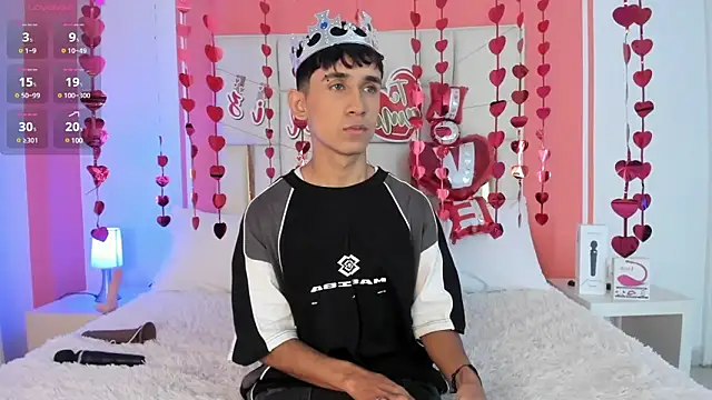 Thayler jones online show from February 7, 11:23 am