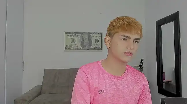 Snapshot of Lyam_ap chatting on December 6, 9:54 am Lyam ap online show from December 6, 9:54 am