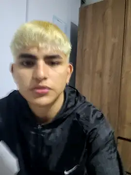 Snapshot of Lyam_ap chatting on September 27, 10:35 am Lyam ap online show from September 27, 10:35 am