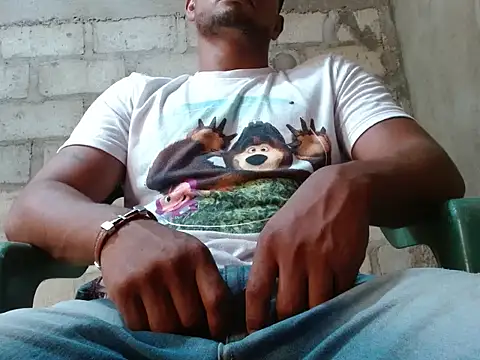 Snapshot of fernandez_latinblackk chatting on October 21, 6:11 pm fernandez latinblackk online show from October 21, 6:11 pm
