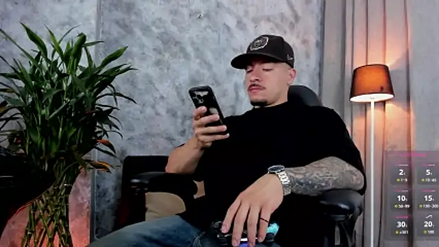 boyc022  online show from March 17, 12:58 am