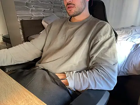 taallguyy 196 online show from March 20, 10:54 am