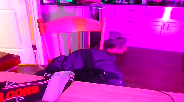 Snapshot of rickyslick123 chatting on December 15, 9:03 am rickyslick123 online show from December 15, 9:03 am