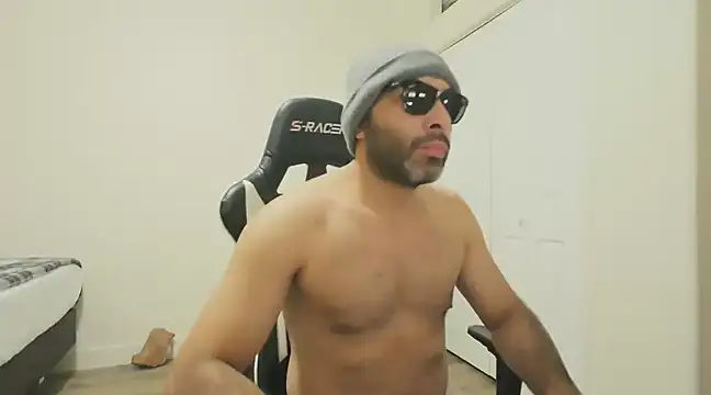 Aleja-DogMale online show from December 6, 1:18 am