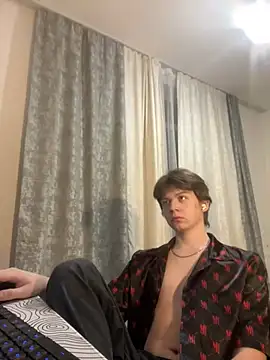 Snapshot of W_N_G_S chatting on January 21, 1:18 am W N G S online show from January 21, 1:18 am