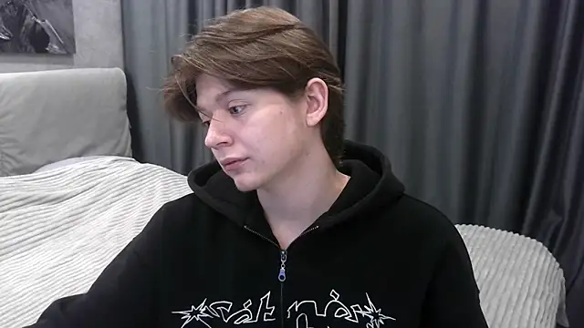 Snapshot of W_N_G_S chatting on October 19, 9:18 pm W N G S online show from October 19, 9:18 pm